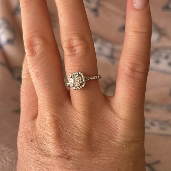 Tiffany & Co Platinum Engagement Ring - Picture 10 of 13